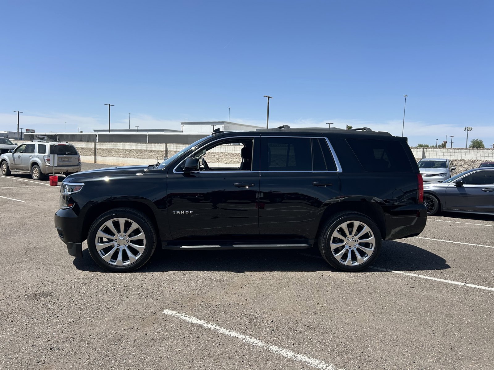 Used 2020 Chevrolet Tahoe LS w/ Max Trailering Package RWD image 2