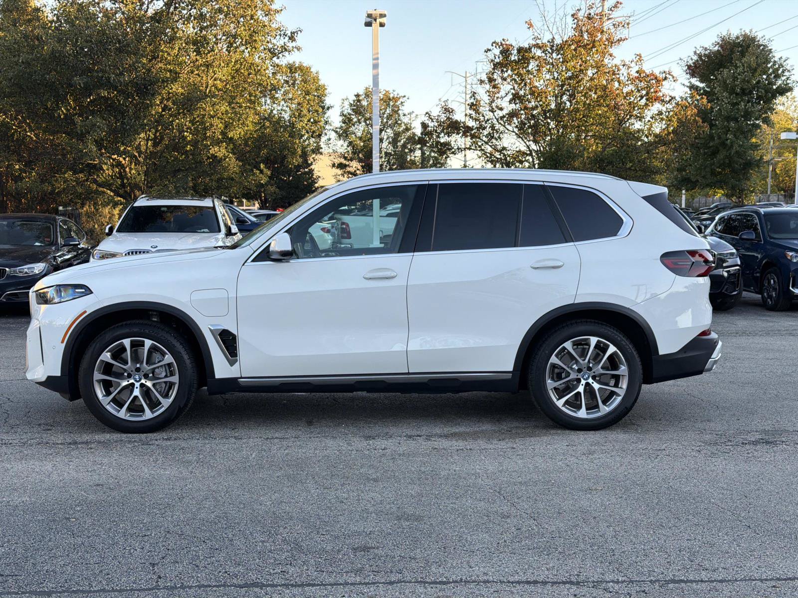 Certified 2024 BMW X5 xDrive50e w/ Premium Package AWD/4WD image 8