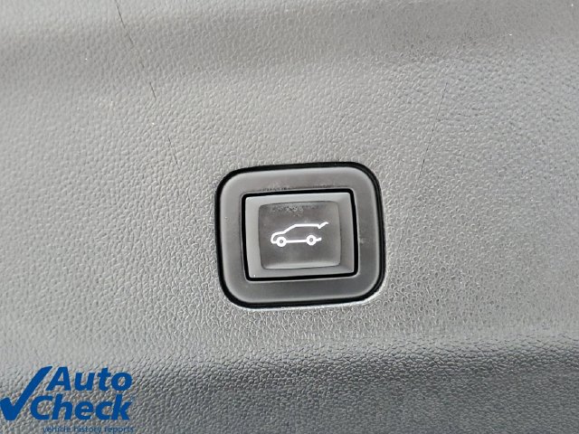 Used 2023 Chevrolet Tahoe Premier RWD image 11