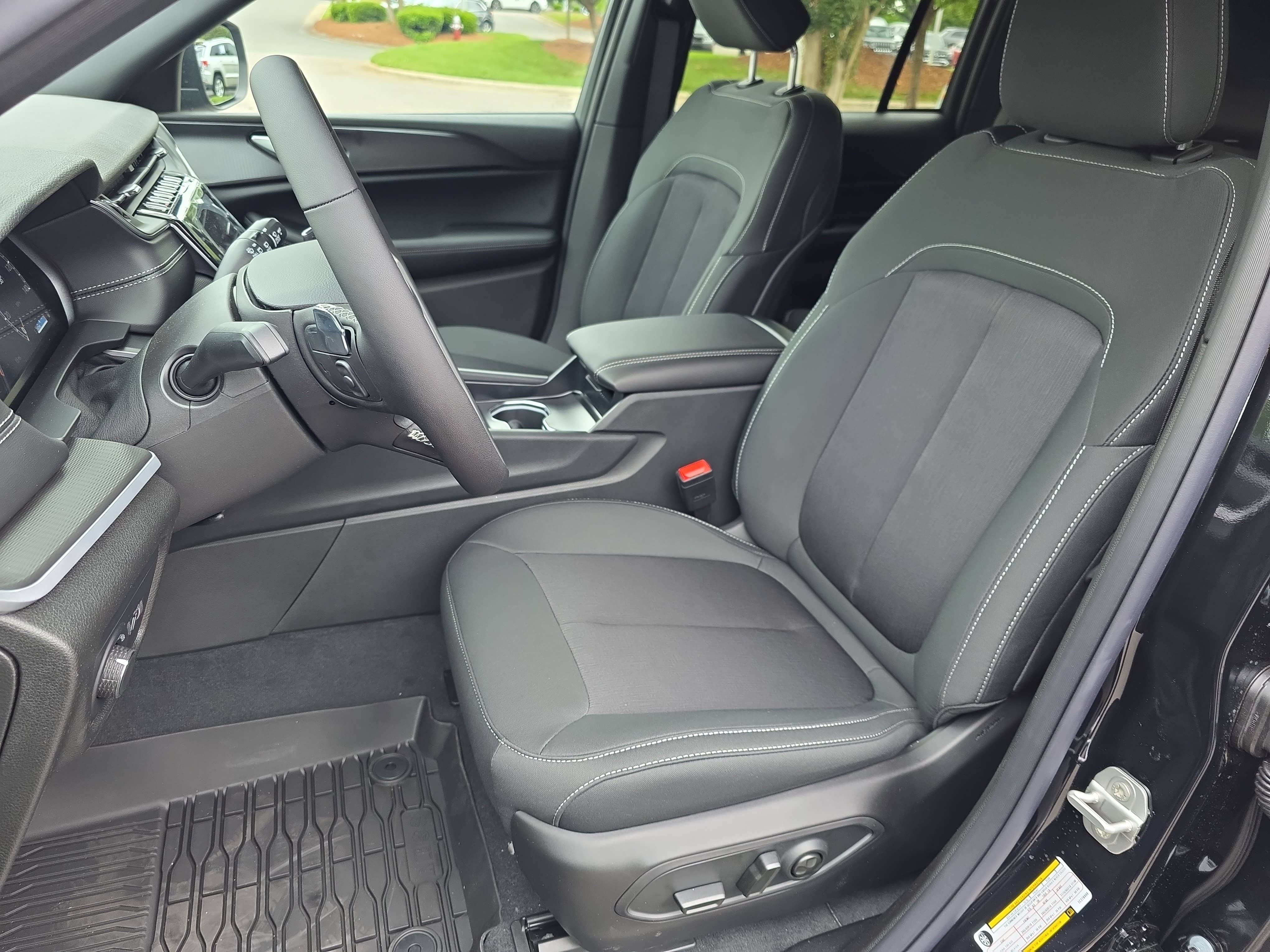 New 2026 Jeep Grand Cherokee Laredo X AWD/4WD image 13