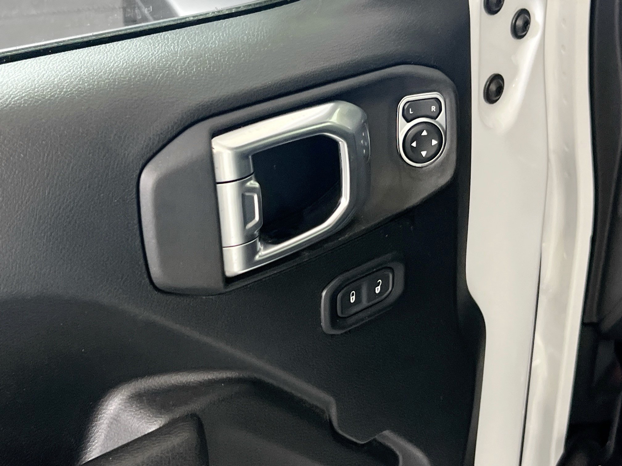 Used 2023 Jeep Gladiator Sport AWD/4WD image 17