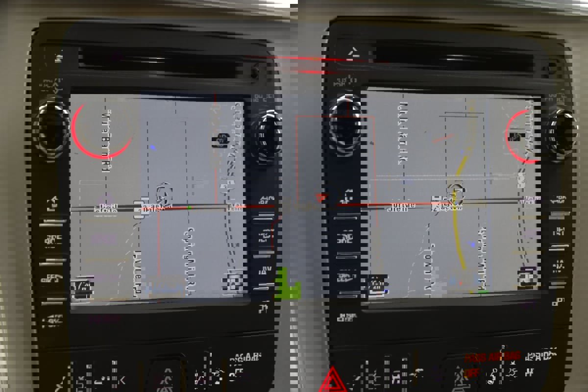 Used 2016 GMC Acadia SLT w/ Open Road Package image 9