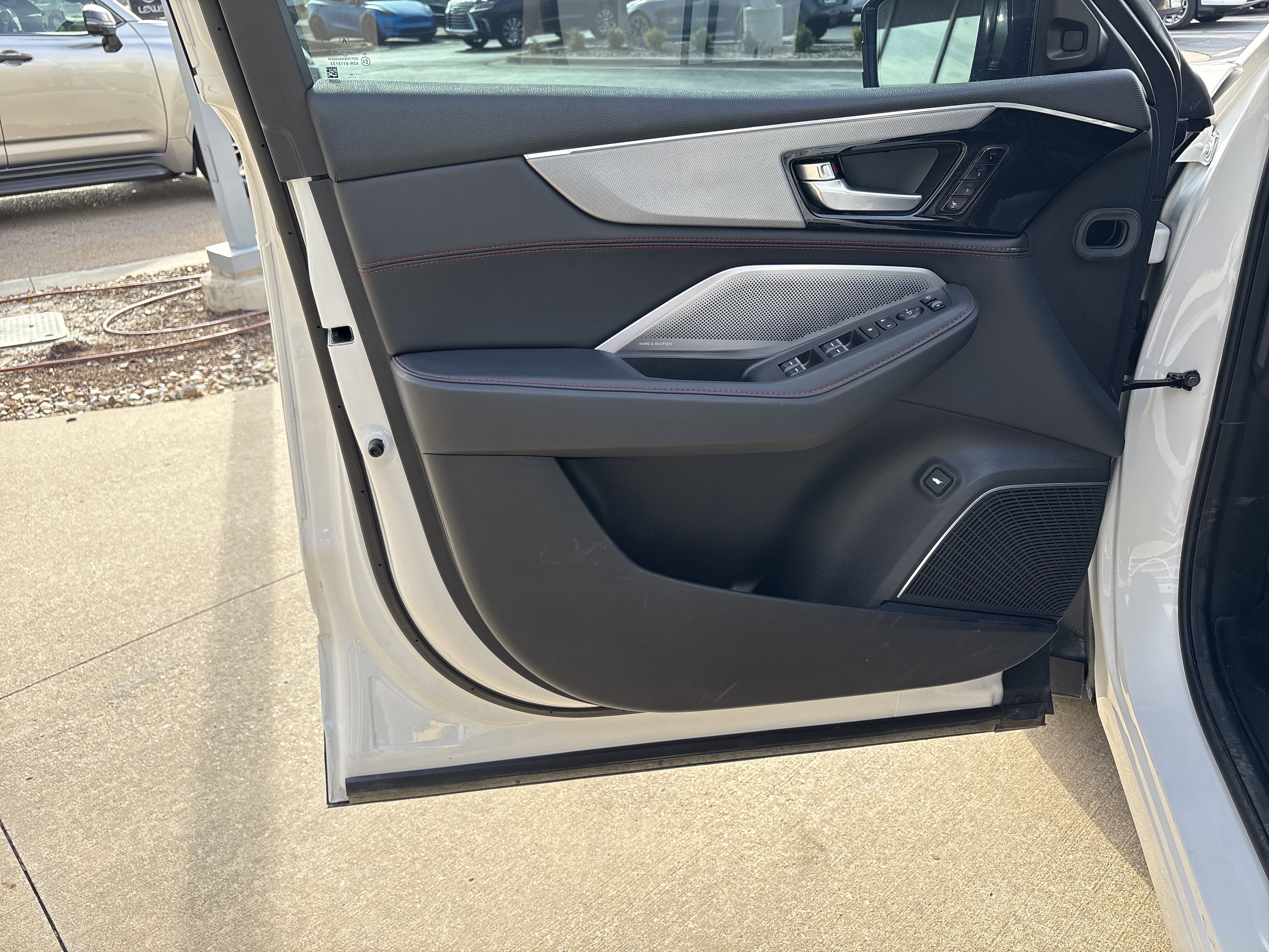 Used 2025 Acura MDX A-Spec image 14