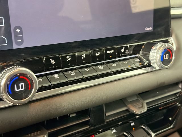 Used 2024 GMC Canyon Elevation w/ Convenience Package AWD/4WD image 16