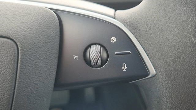 Used 2026 Tesla Model Y Long Range image 13