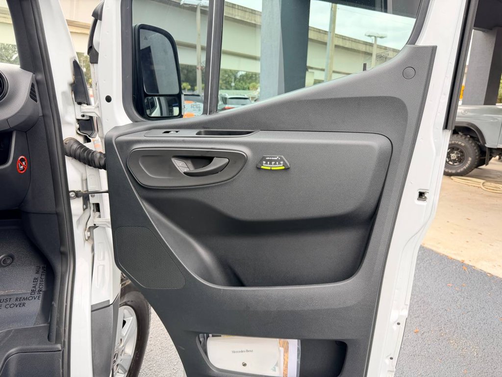 Used 2019 Mercedes-Benz Sprinter 2500 image 19