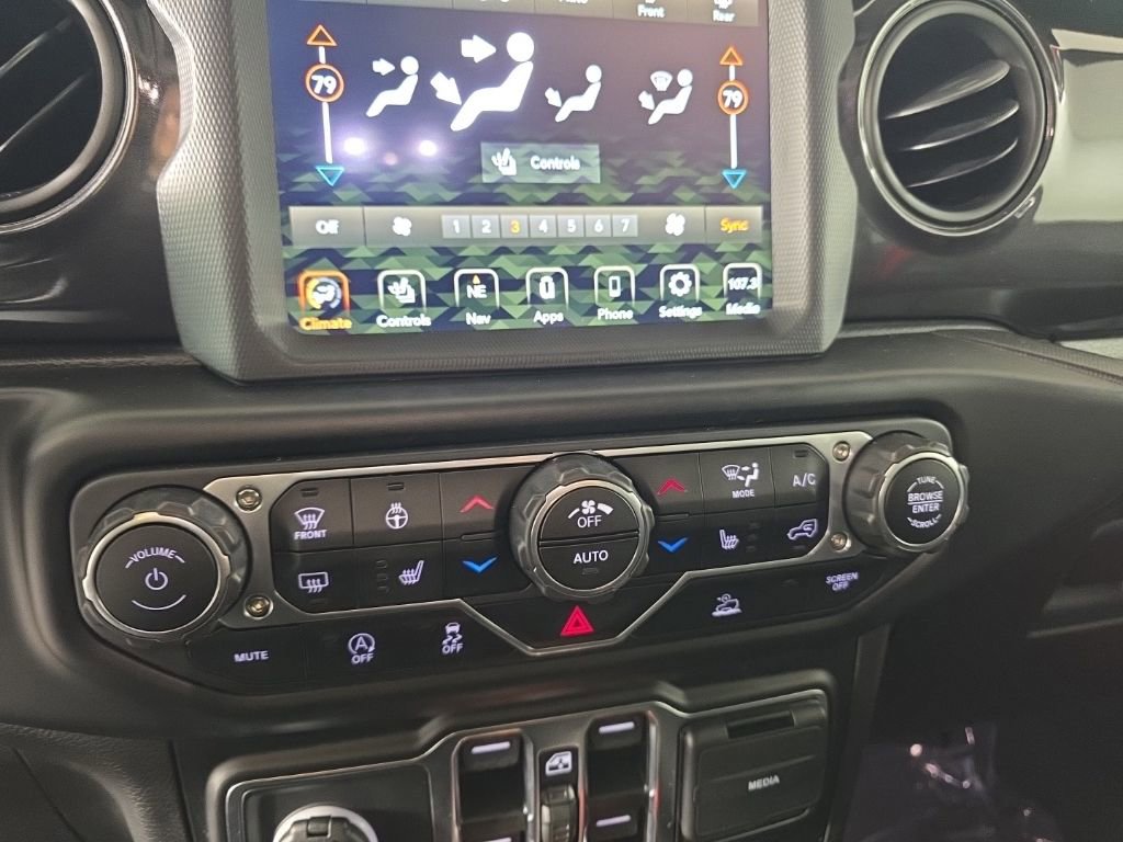 Used 2022 Jeep Wrangler Unlimited Sport AWD/4WD image 22