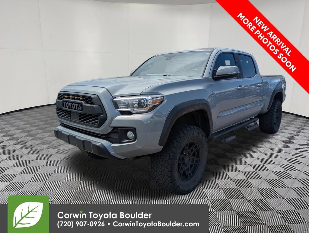 Used 2018 Toyota Tacoma TRD Off-Road w/ Technology Package AWD/4WD image 3