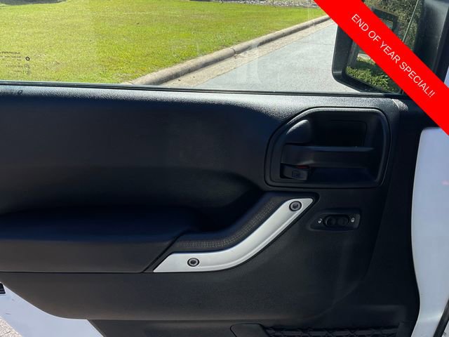 Used 2017 Jeep Wrangler Sahara w/ Connectivity Group image 11