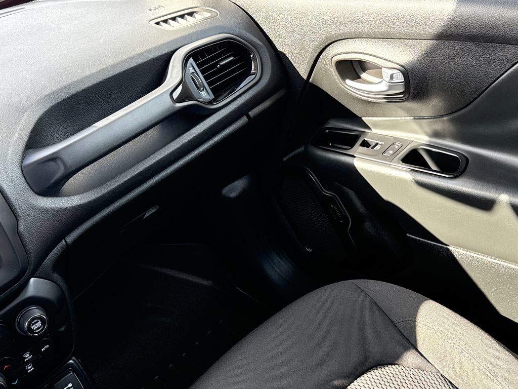 Used 2019 Jeep Renegade Altitude w/ Quick Order Package 2XM image 16