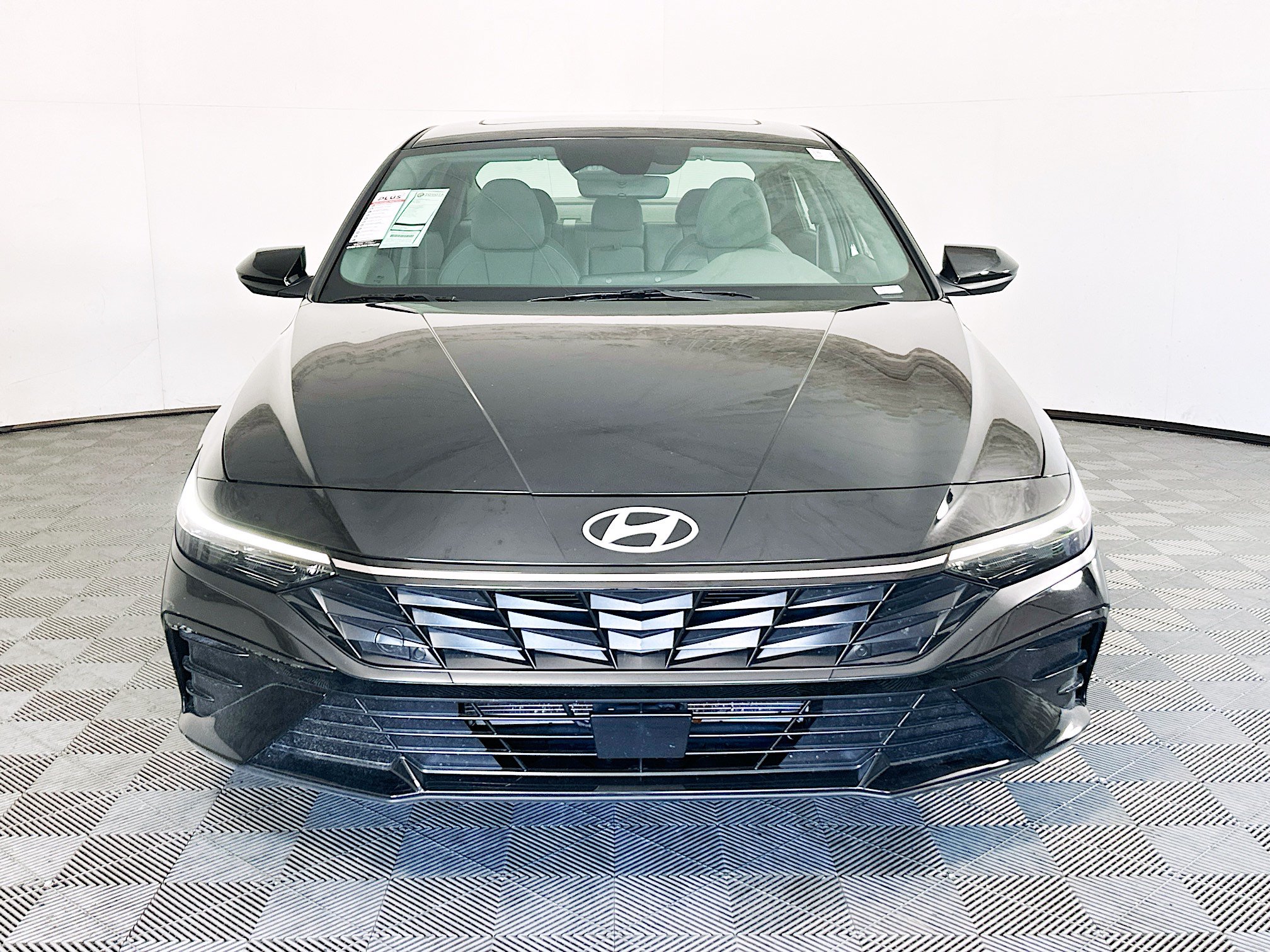 Used 2025 Hyundai Elantra SEL FWD image 8