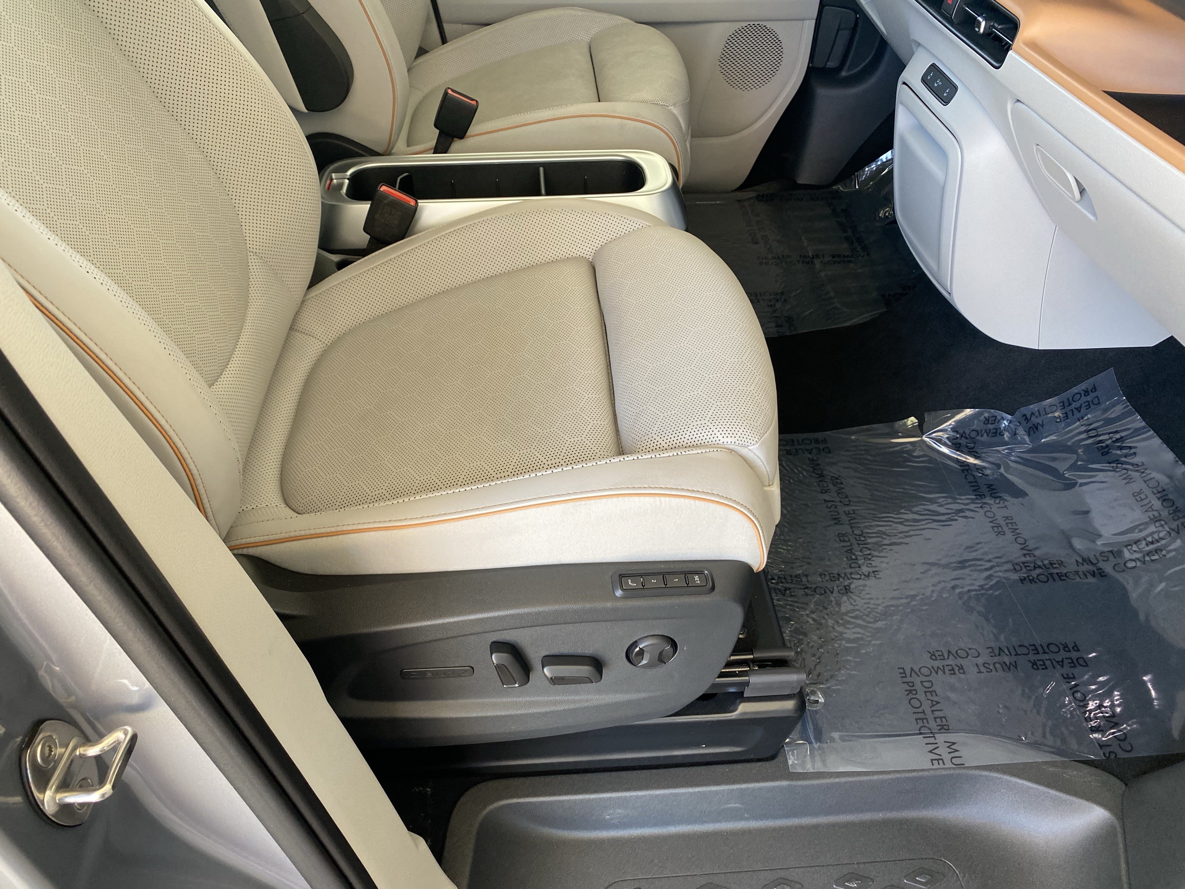 Certified 2025 Volkswagen ID. Buzz 1st Edition RWD image 43