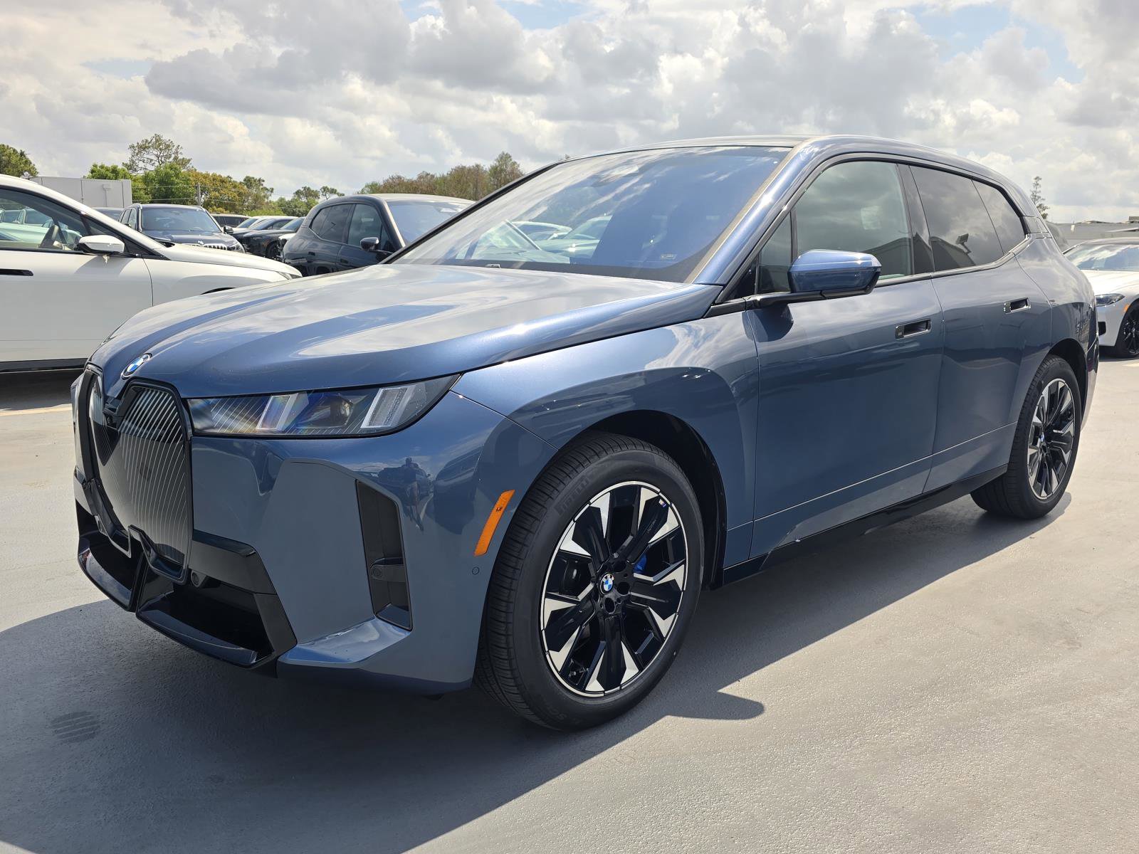 New 2026 BMW iX xDrive60 w/ M Sport Package image 7