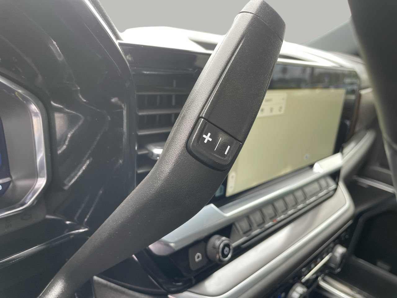 Used 2024 Chevrolet Silverado 2500 High Country w/ High Country Premium Package AWD/4WD image 26