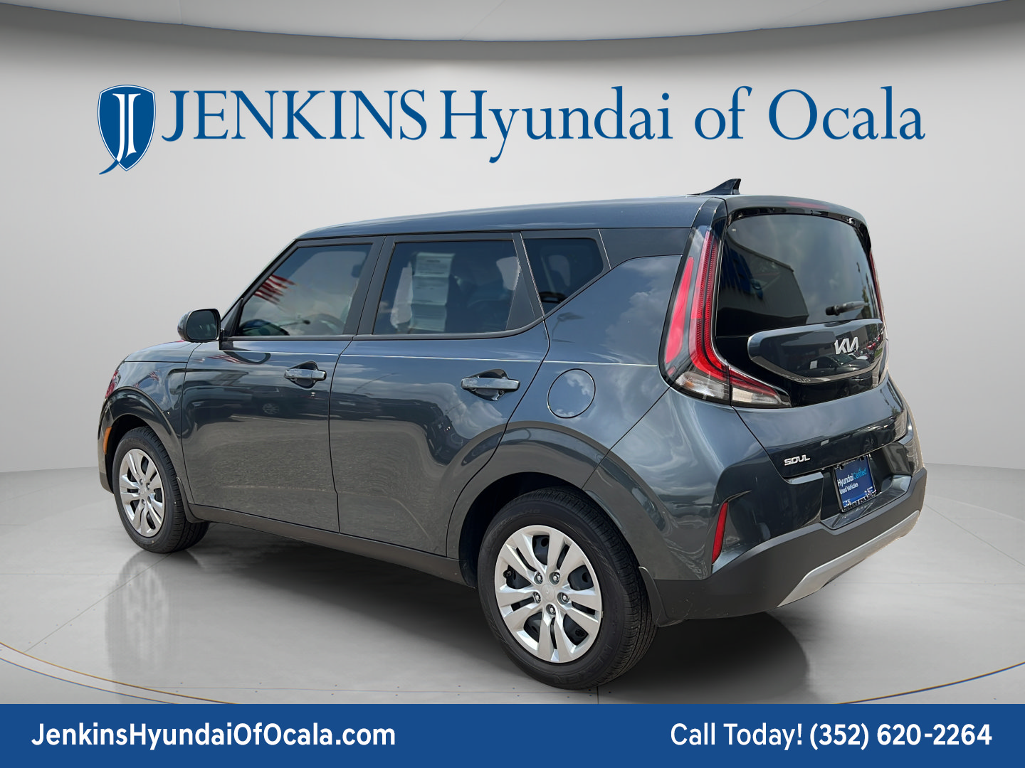 Used 2025 Kia Soul LX FWD image 5