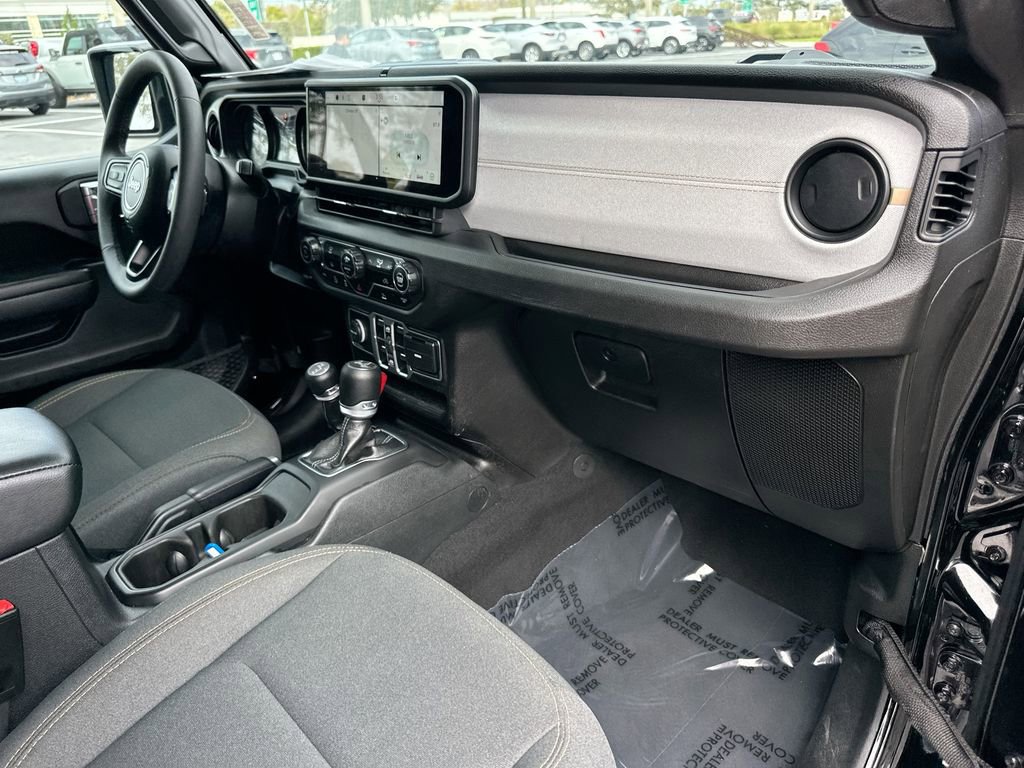 Used 2025 Jeep Wrangler Unlimited Sport image 27
