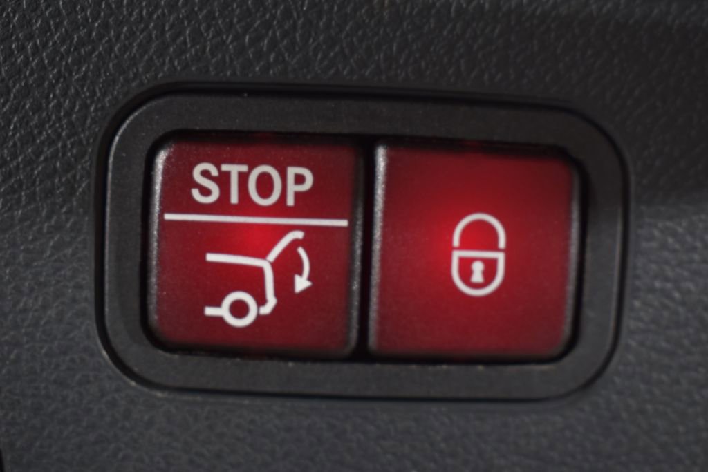 Used 2019 Mercedes-Benz GLC 300 4MATIC image 6