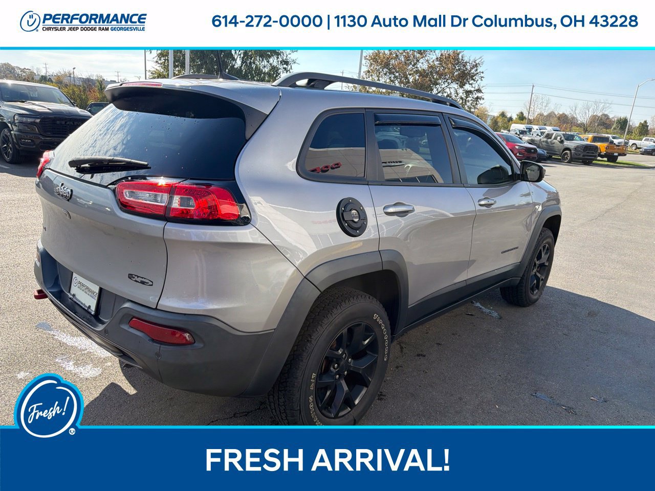 Used 2018 Jeep Cherokee Trailhawk w/ Comfort/Convenience Group AWD/4WD image 11