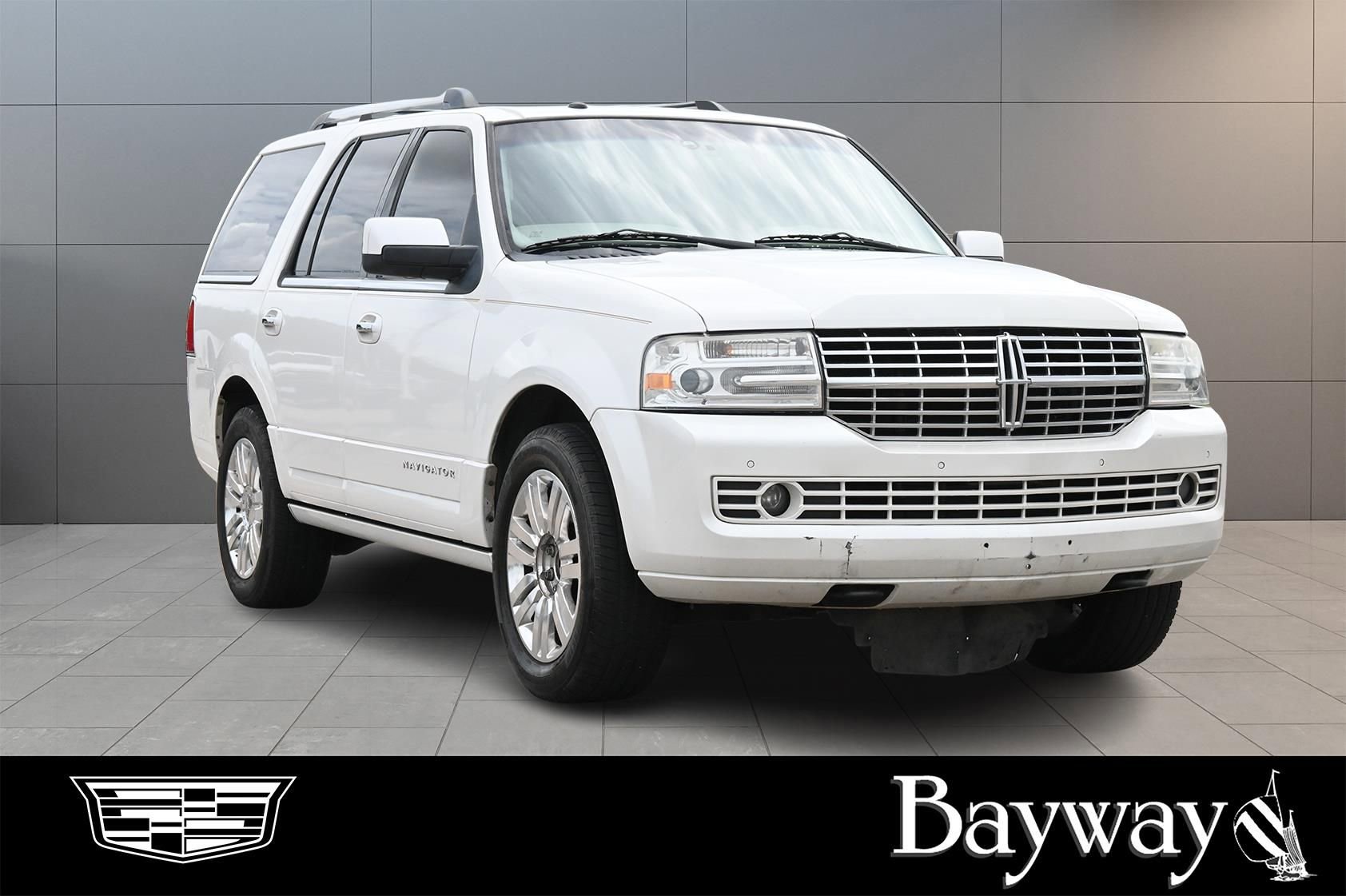 Used 2013 Lincoln Navigator 2WD w/ HD Trailer Tow Pkg image 4