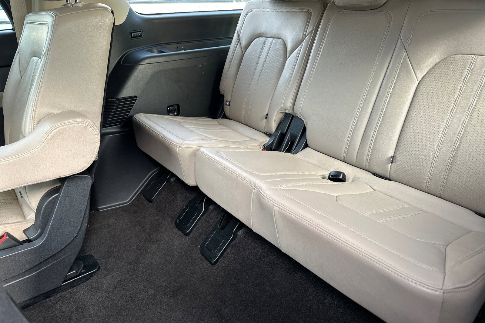 Certified 2022 Ford Expedition Max Limited image 16