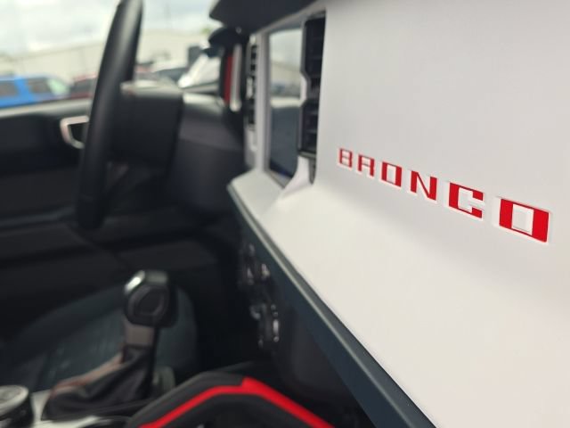 Used 2025 Ford Bronco Heritage Edition AWD/4WD image 24