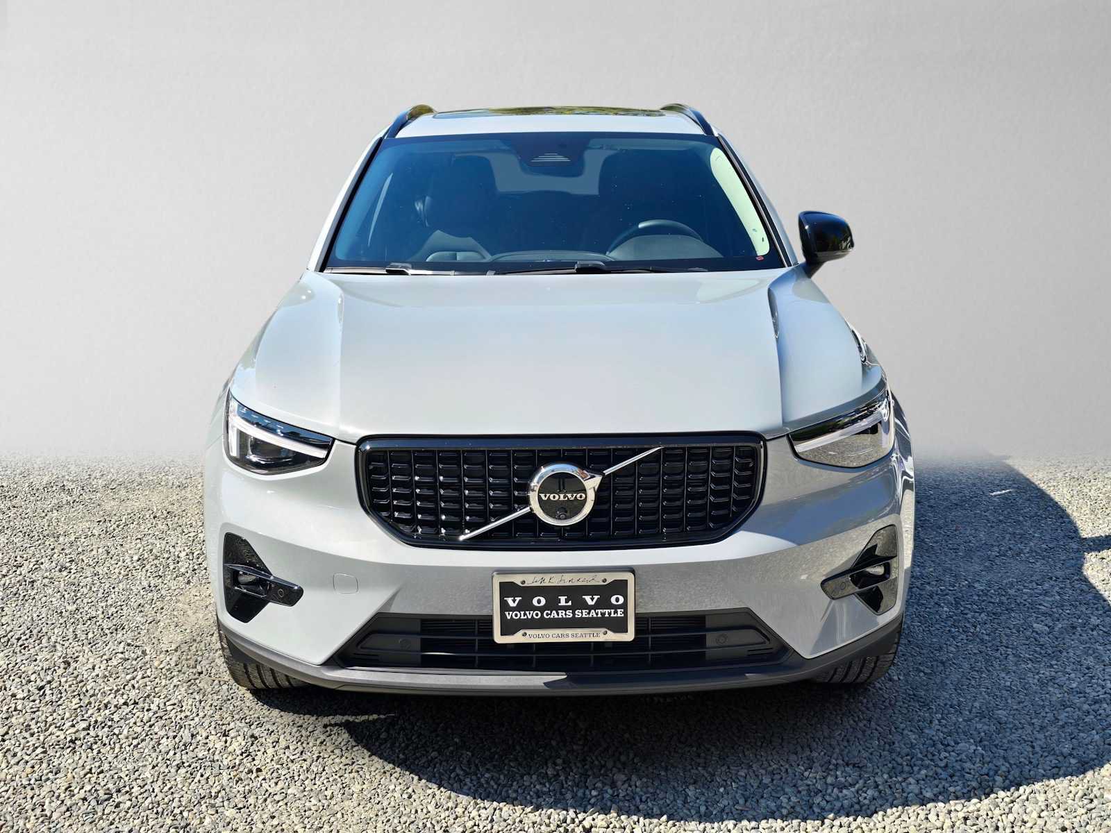 Used 2026 Volvo XC40 B5 Plus w/ Protection Package Premier AWD/4WD image 8