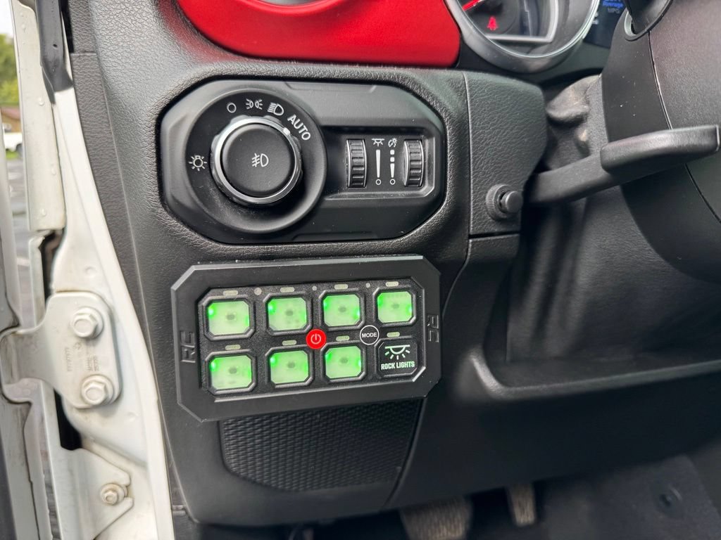 Used 2021 Jeep Wrangler Unlimited Rubicon AWD/4WD image 26