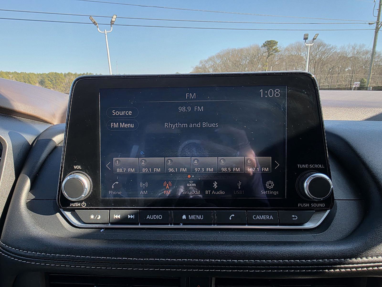 Used 2023 Nissan Rogue SV image 13