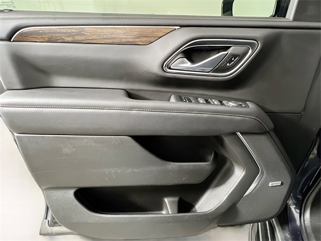 Used 2022 Chevrolet Suburban Premier image 32