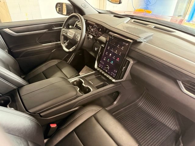 Used 2025 GMC Acadia Elevation w/ Elevation Premium Package AWD/4WD image 31