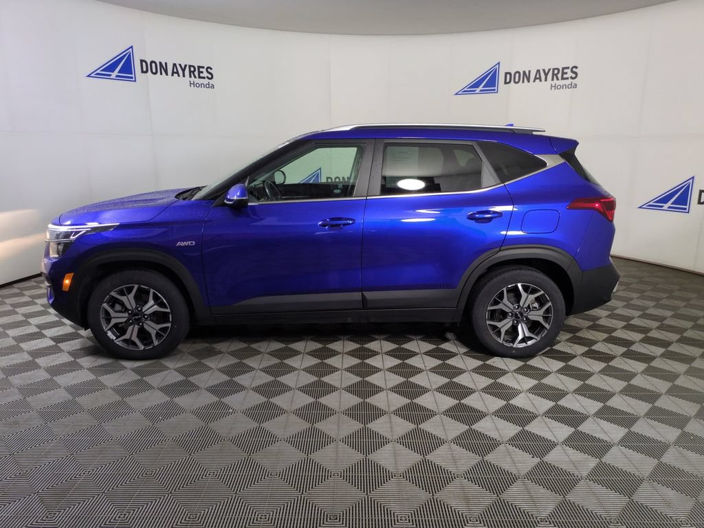 Used 2023 Kia Seltos EX AWD/4WD image 2