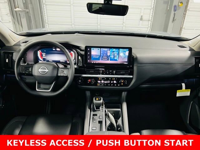 New 2026 Nissan Pathfinder Platinum image 4