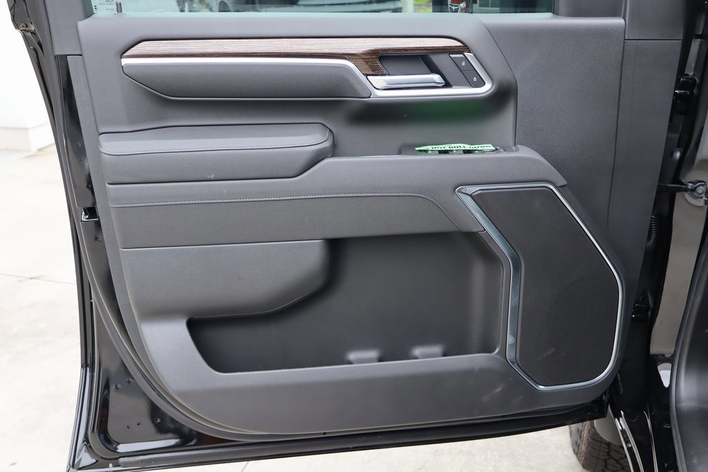 New 2025 GMC Sierra 2500 SLE w/ SLE Value Package; image 11