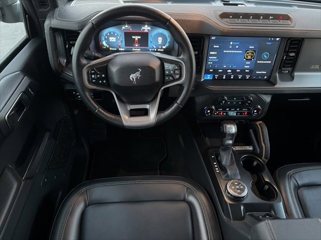 Used 2025 Ford Bronco Badlands image 14