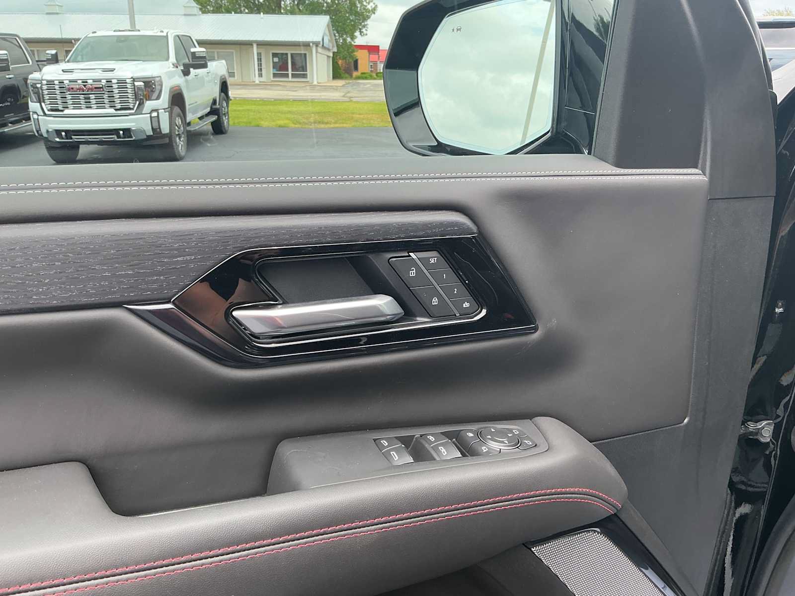 New 2026 GMC Yukon XL AT4 Ultimate AWD/4WD image 20