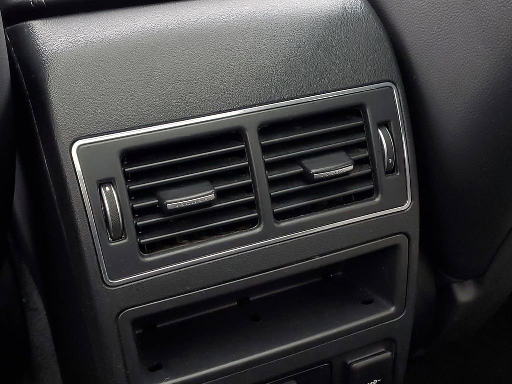 Used 2024 Jaguar F-PACE R-Dynamic S image 31