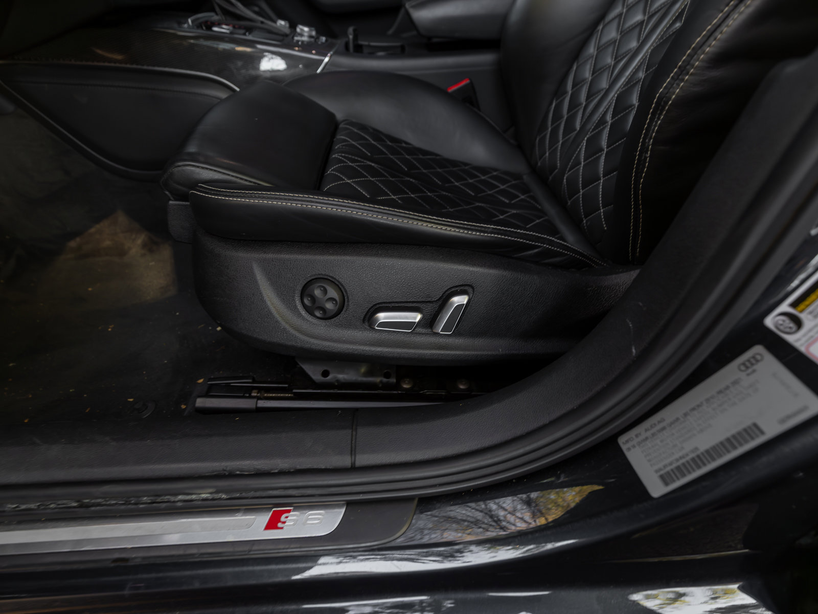 Used 2017 Audi S6 Premium Plus w/ S6 Sport Package image 54