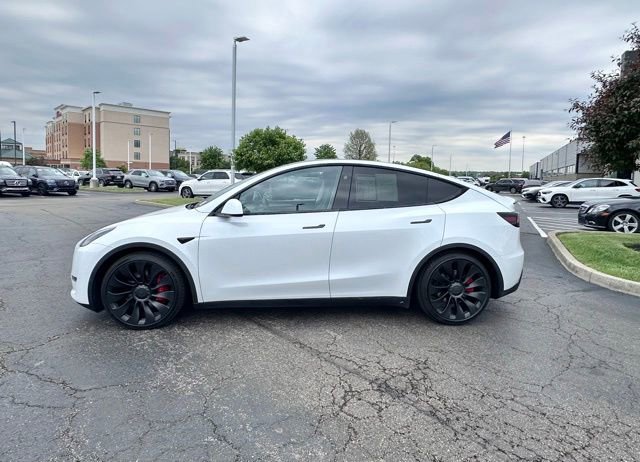 Used 2024 Tesla Model Y Performance AWD/4WD image 5