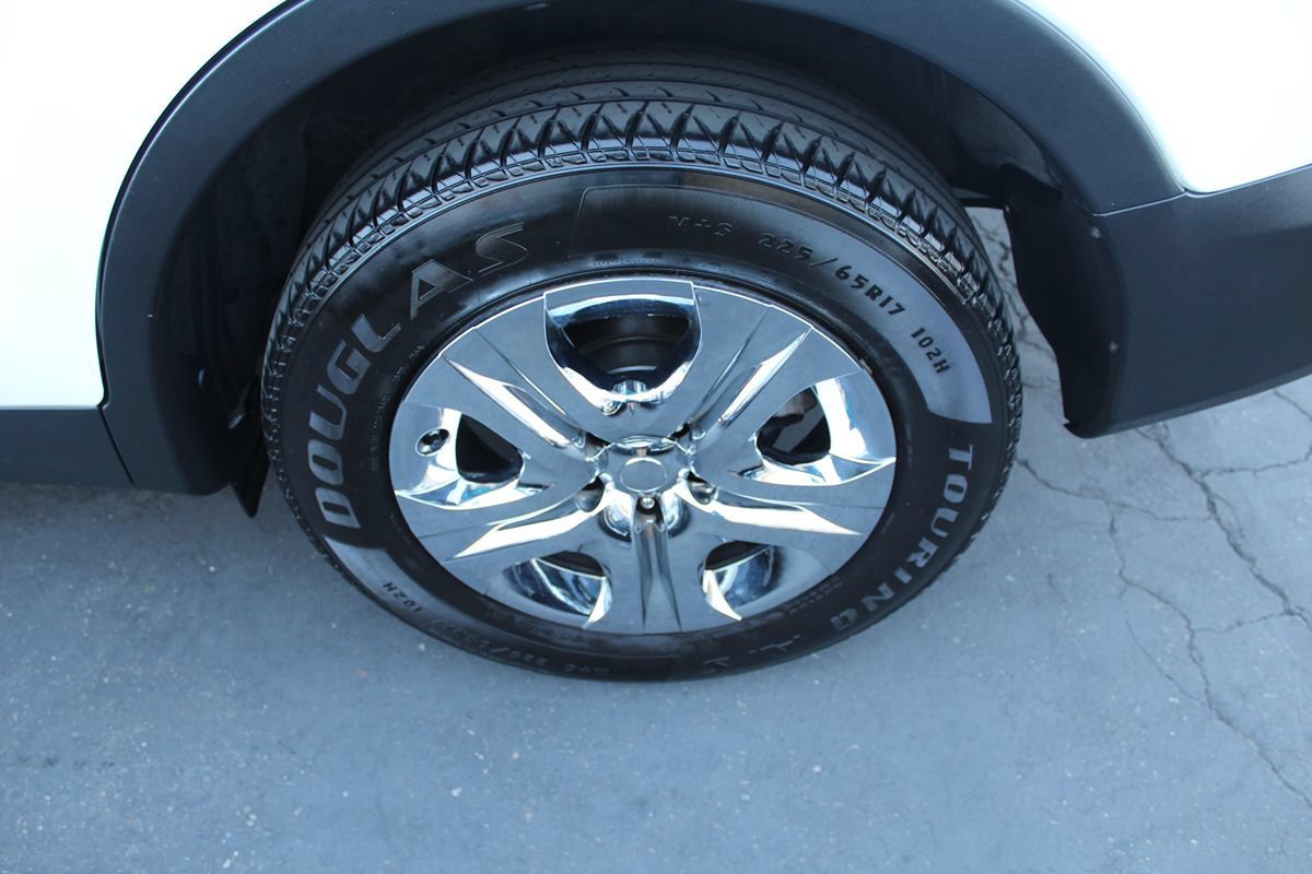 Used 2013 Toyota RAV4 LE AWD/4WD image 12