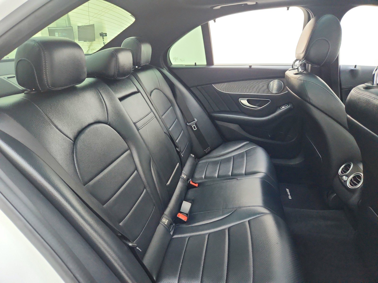 Used 2015 Mercedes-Benz C 300 4MATIC Sedan image 32