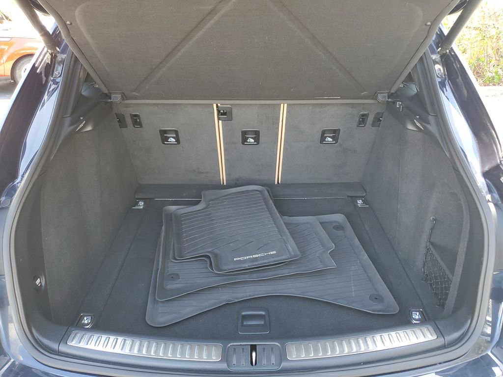 Used 2021 Porsche Macan image 7