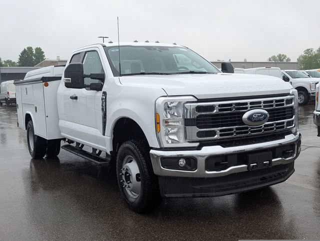 New 2026 Ford F350 XL w/ XL Chrome Package AWD/4WD image 1