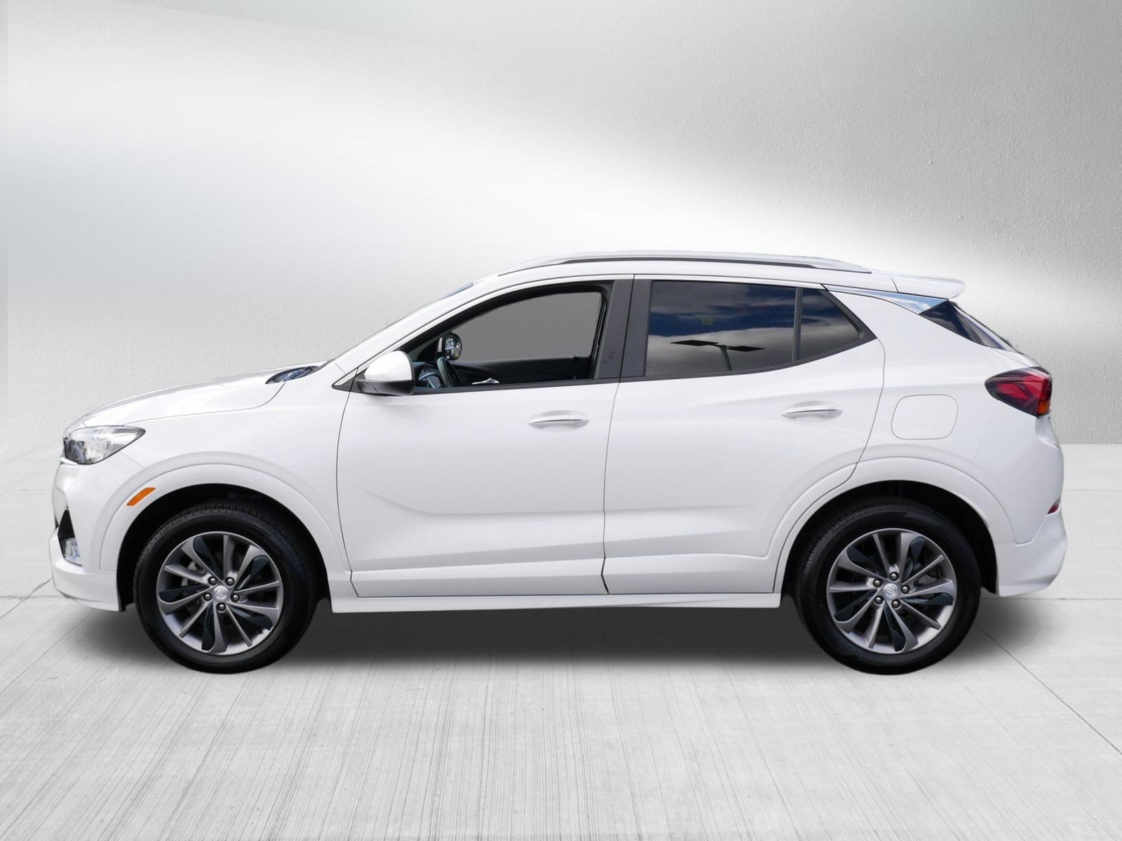 Used 2023 Buick Encore GX Select w/ Sport Touring Package AWD/4WD image 4