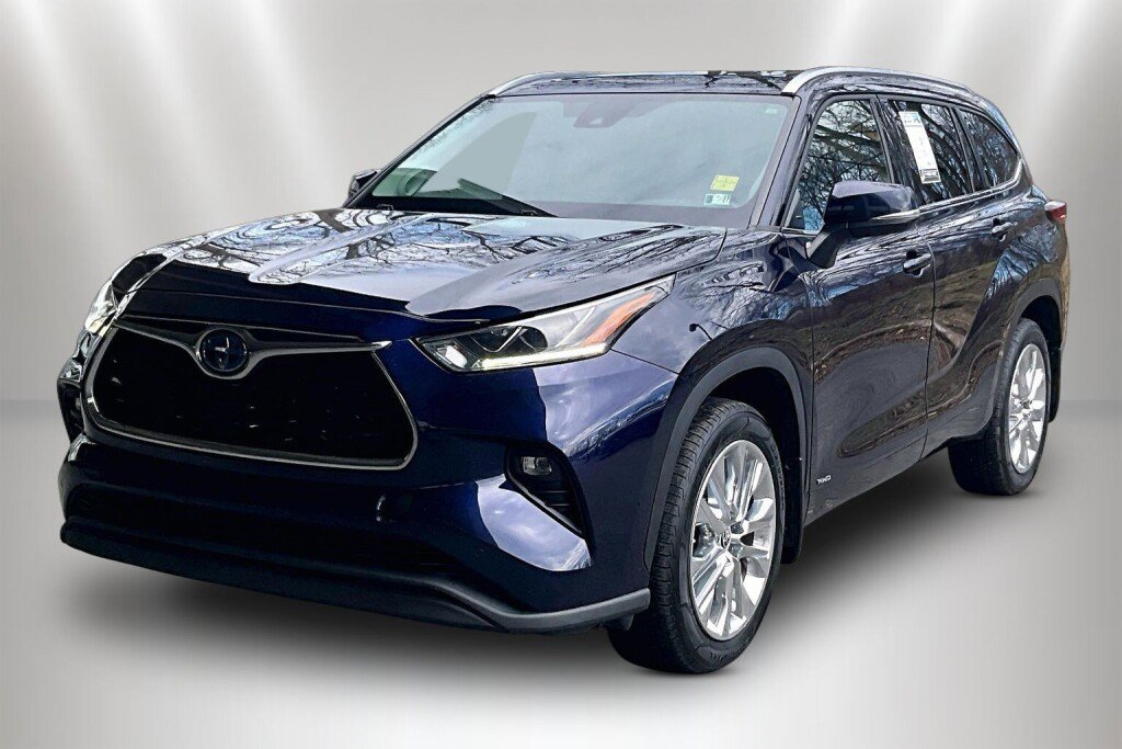 Used 2023 Toyota Highlander Limited image 3