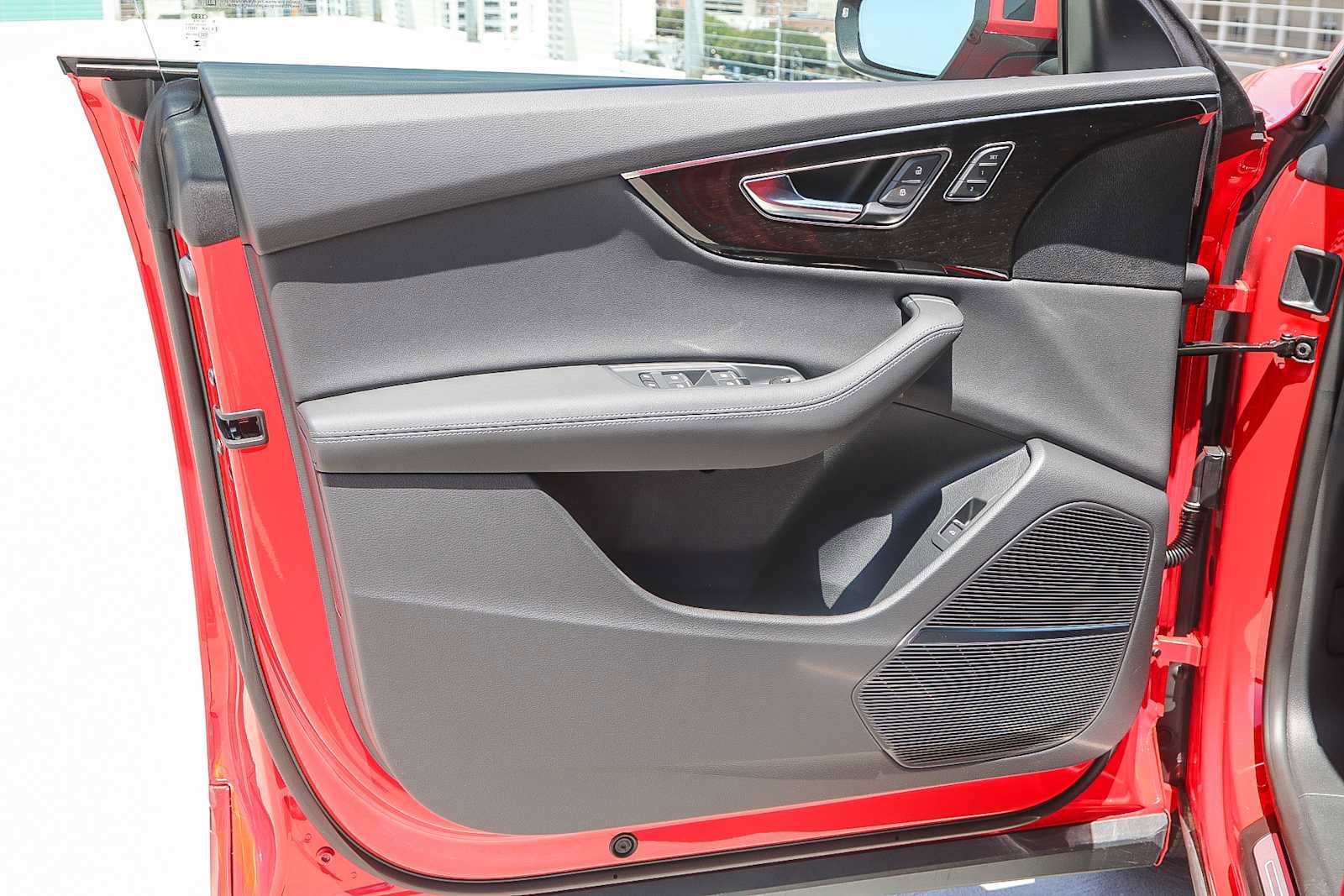 New 2025 Audi Q8 Premium Plus image 24