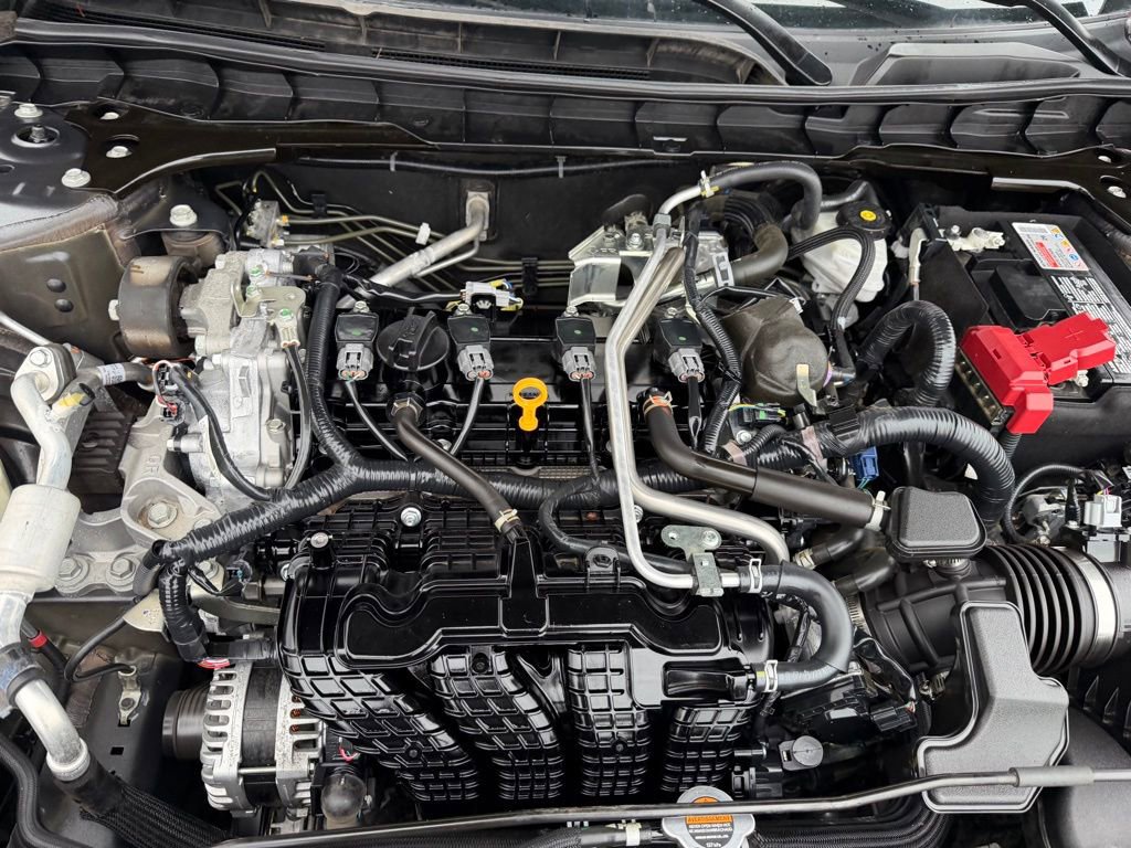 Used 2024 Nissan Altima 2.5 SV FWD image 14