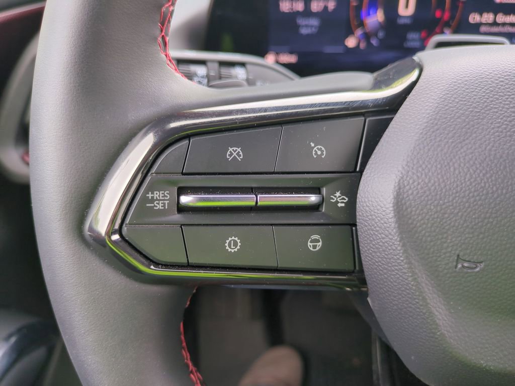 Used 2026 Chevrolet Traverse RS image 18