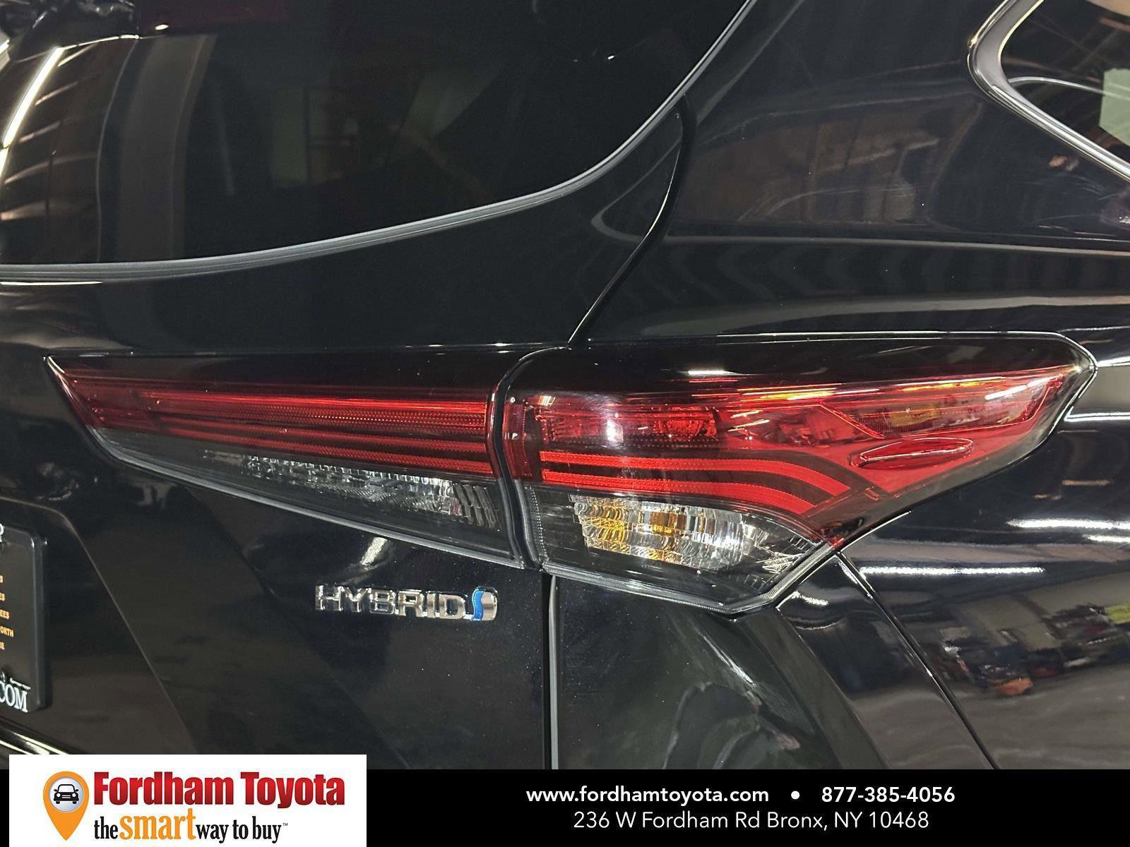 Used 2022 Toyota Highlander XLE AWD/4WD image 11