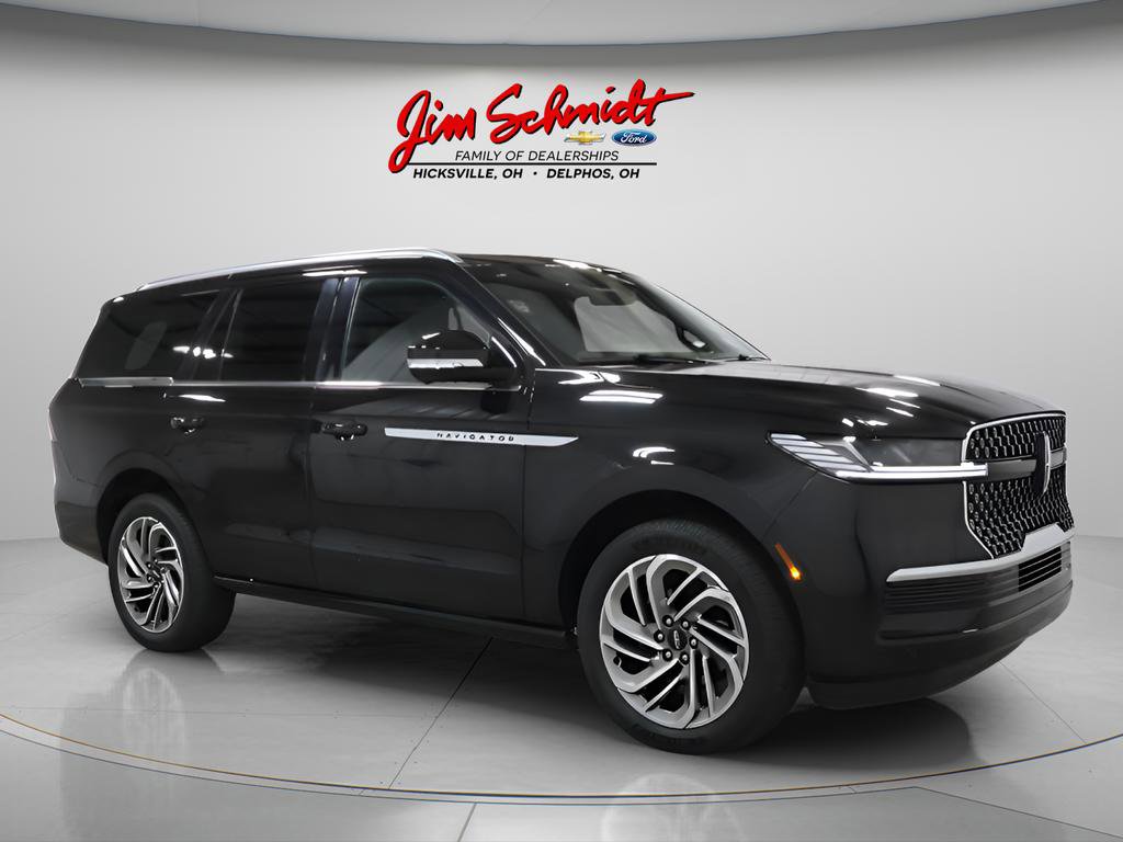 Used 2025 Lincoln Navigator Reserve AWD/4WD image 2
