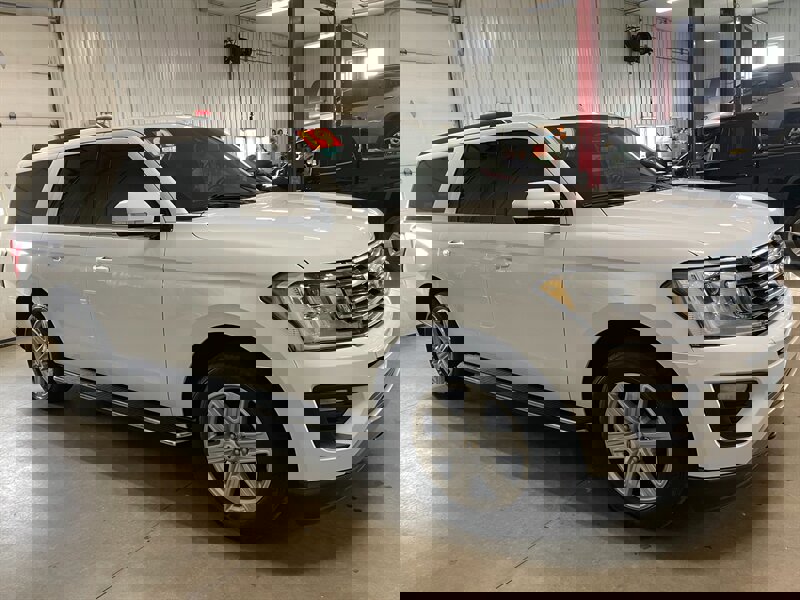 Used 2019 Ford Expedition Max XLT w/ Equipment Group 202A image 5